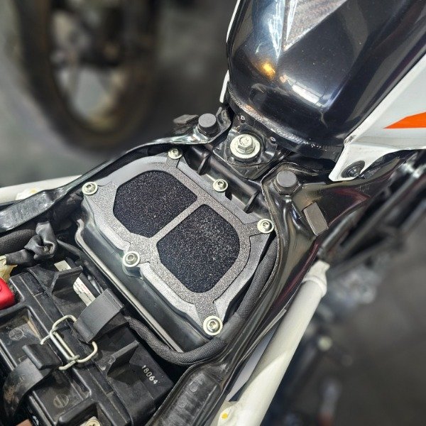 Producto - Tapa Filtro Deportivo Duke 390 250 200 NG / ADV 390 250 - 4