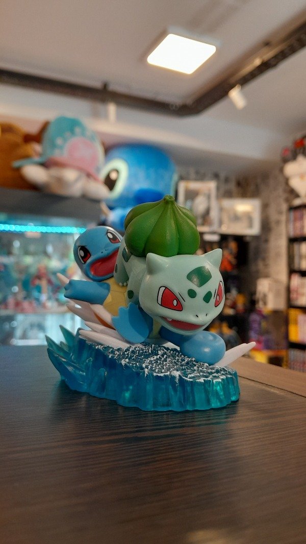 Producto - Figuras de Pokemon - Bulbasaur y Squirtle sobre hielo