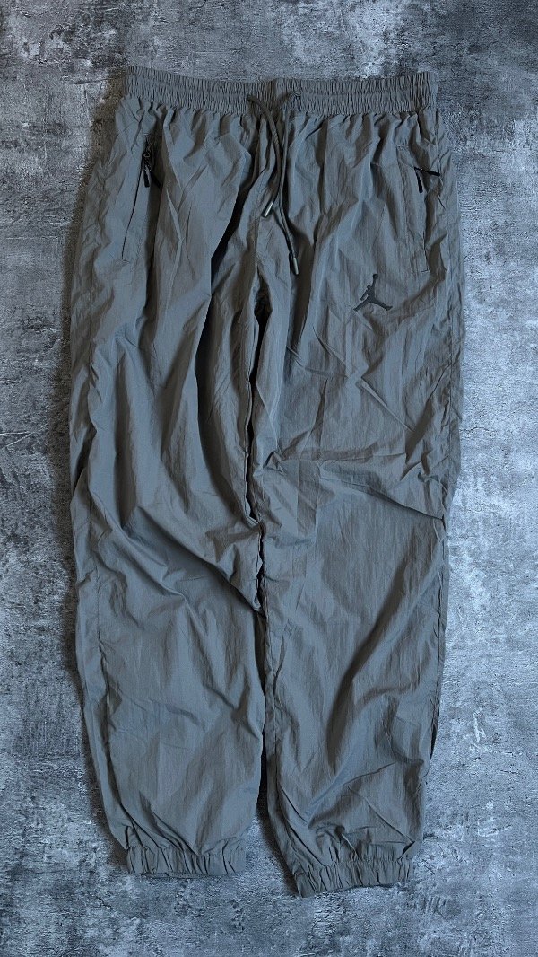 Producto - ROMPEVIENTO JORDAN GRIS