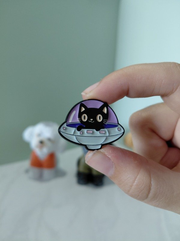 Producto - Pin metalizado - Michi OVNI cute #3236