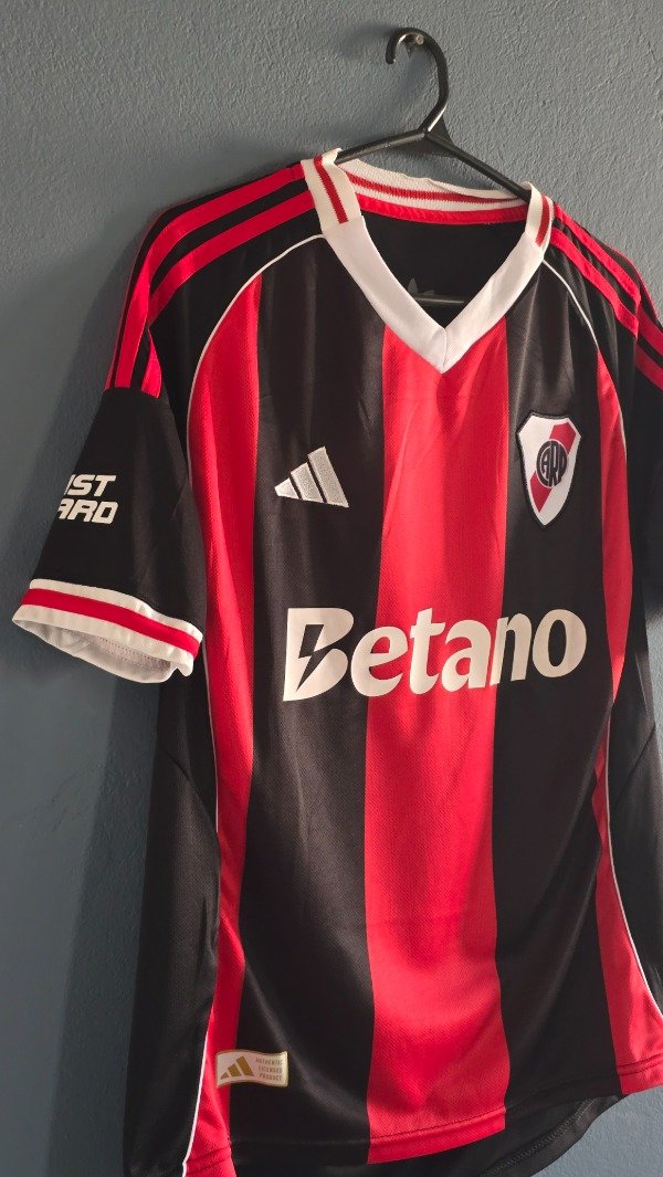 Producto - CAMISETA RIVER PLATE SUPLENTE 2025-26 - 1