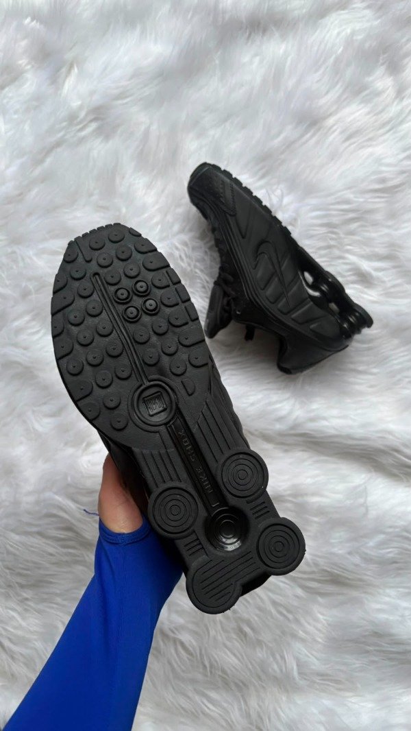 Producto - SHOX R4 TRIPLE BLACK - 3