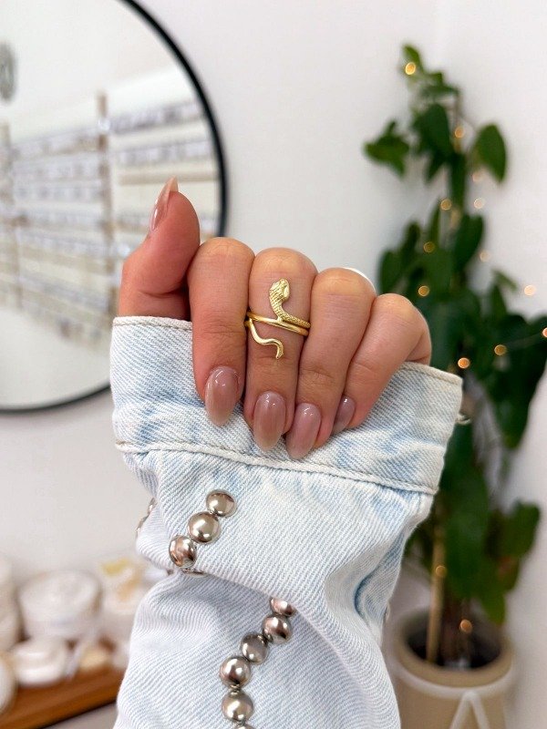 Producto - Anillo acero dorado cobra enrollada talle 6
