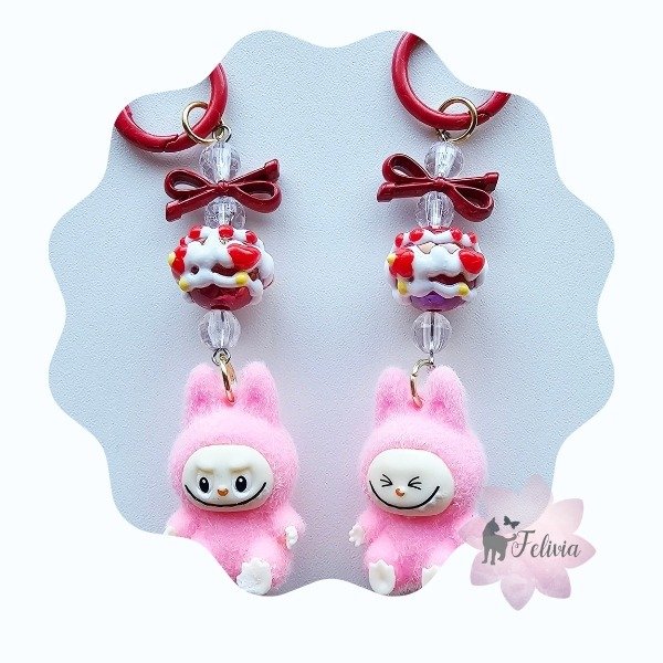 Producto - Llavero labubu aterciopelado. Rosa