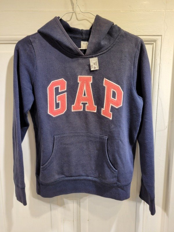 Producto - Buzo GAP azul logo fucsia Talle 16 años - PRECIO: 40X