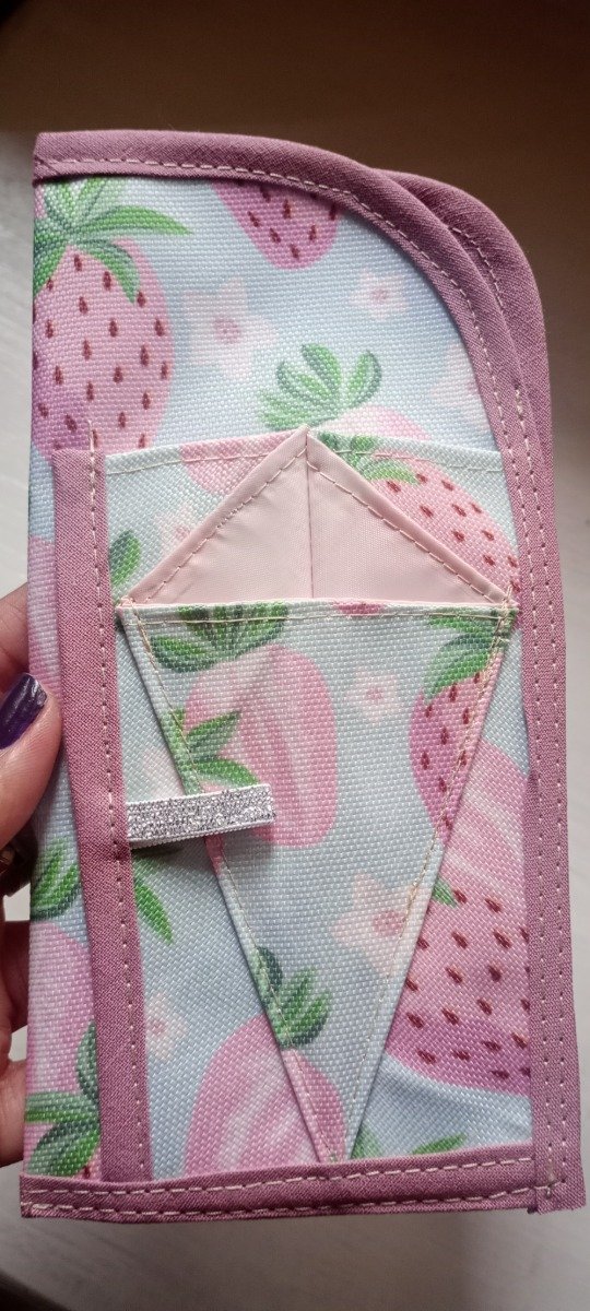 Producto - Mini Porta Agujas Lis :) Frutilla
