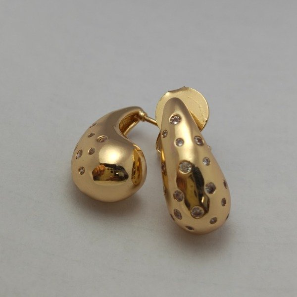 Producto - AROS DORADOS GOTAS CON CUBIC