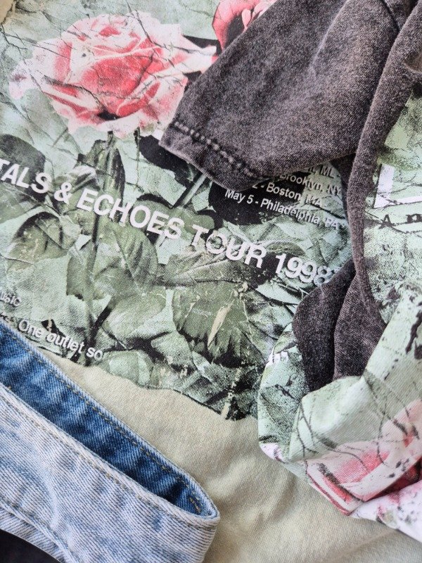 Producto - REMERA PETALS - 3