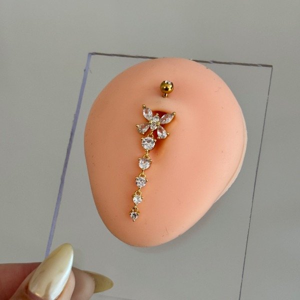 Producto - Piercing de ombligo colgante: mariposa dorada I