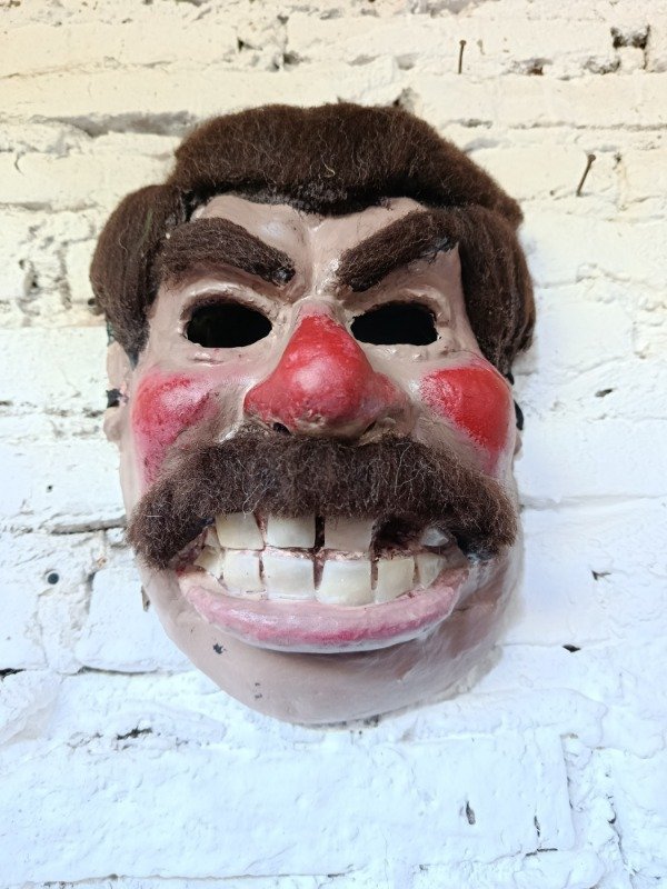 Producto - Mascara Molina Campos hombre Con dientes grandes