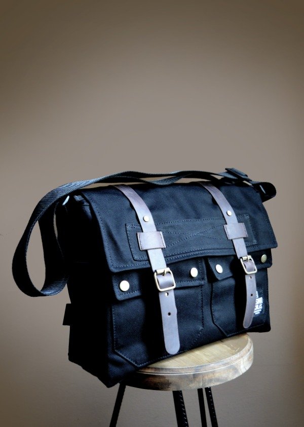 Producto - Morral Negro con Cueros marrón - 1