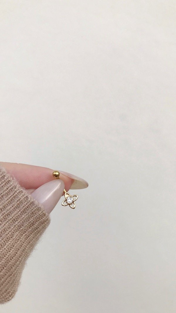 Producto - Piercing bling gold