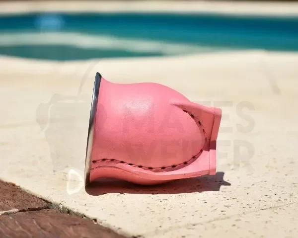 Producto - Mate Camionero Premium de Cuero Rosa con Virola de Acero (Apto Grabado)