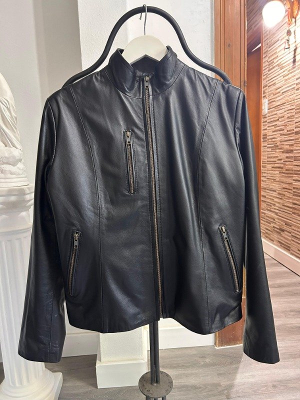 Producto - CAMPERA DE CUERO NEGRA