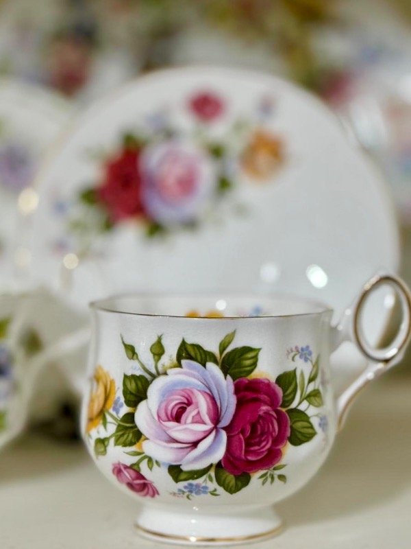 Producto - Taza y plato de té Royal Crest Bone China England