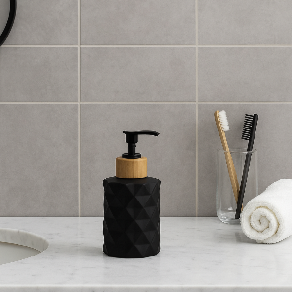 Producto - Dispenser rombo negro con bambú