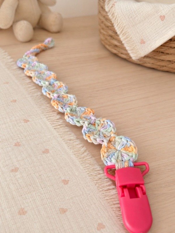 Producto - Porta chupete tejido
