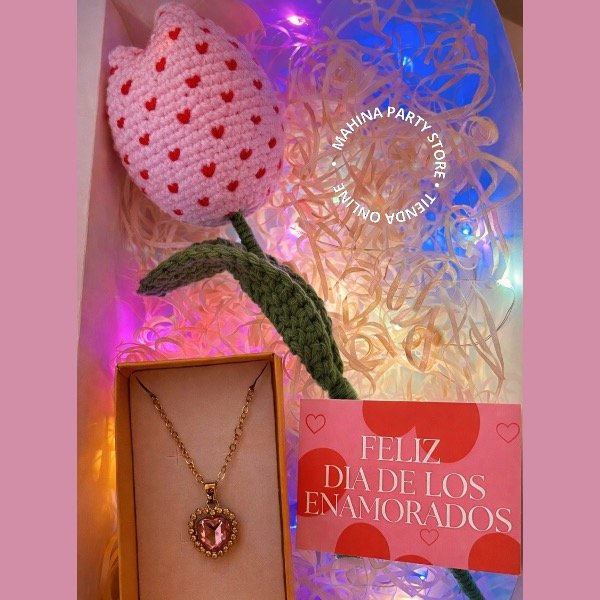Producto - Caja tulipán con corazones y accesorio a elección San Valentín