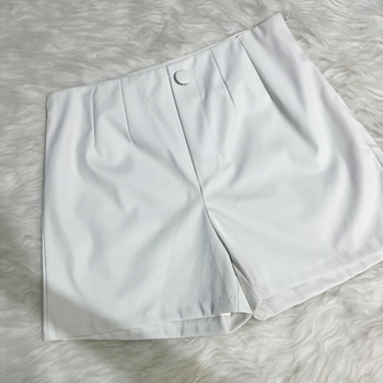 Producto - SHORT ENGOMADO CON BOTONES
