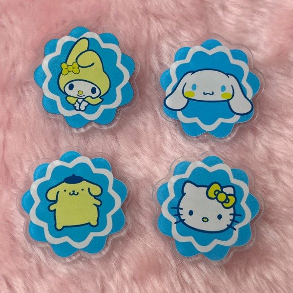 Producto - Prendedor escarapela Sanrio