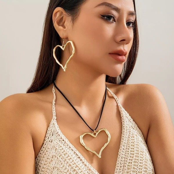 Producto - Combo Choker y Aros Corazon (Dorado/Plateado)
