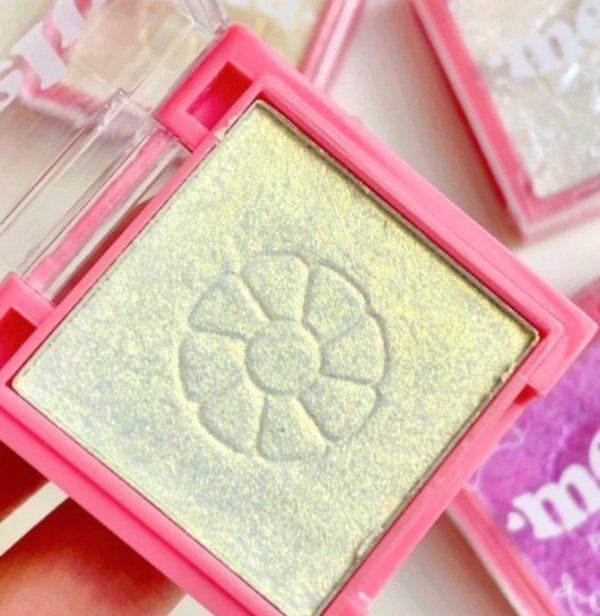 Producto - Sombra e iluminador en polvo - Melu by Ruby Rose