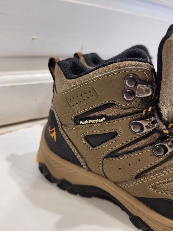 Producto - Borcegos HUSH PUPPIES trekking marrones- Talle 29- PRECIO: 85X - 2