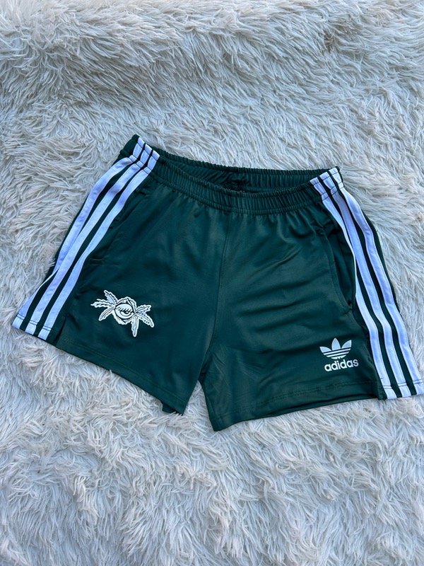 Producto - Short verde retro viejas locas