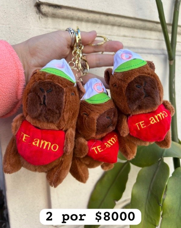 Producto - 2 peluche capibara te amo