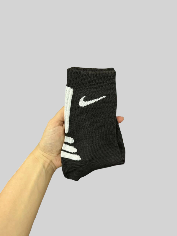 Producto - MEDIA NIKE diseño raya negra clásica
