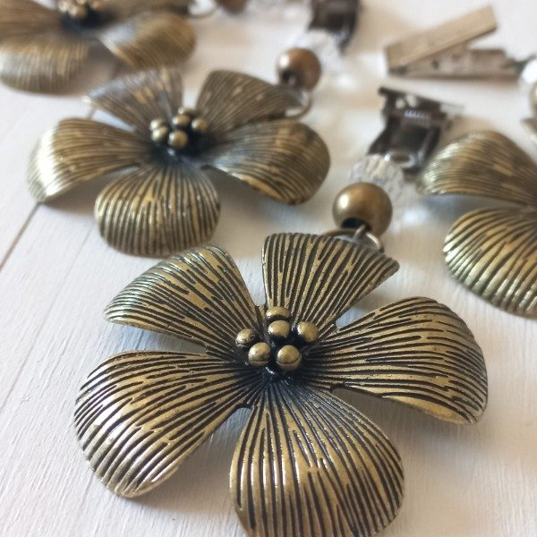 Producto - PESA MANTEL PREMIUM FLOR DE BRONCE x4