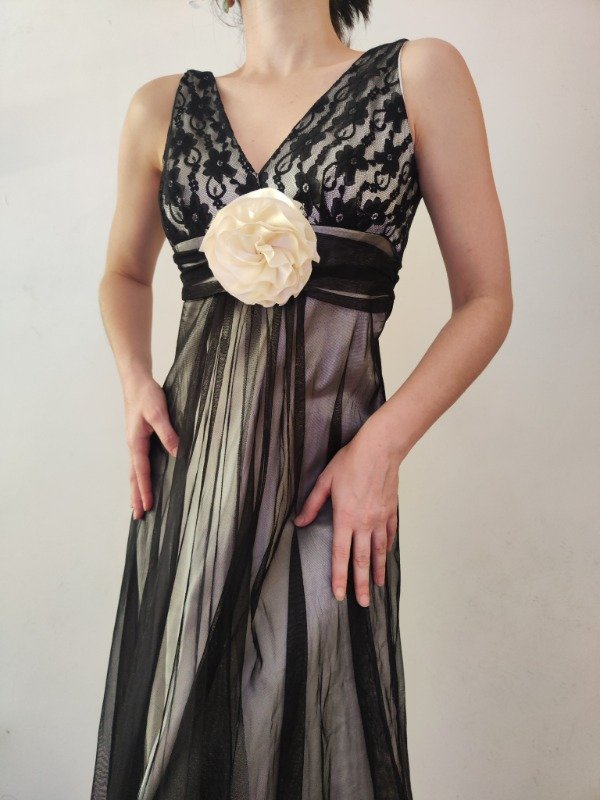 Vestido ByN satén, tul y encaje — imagen 12