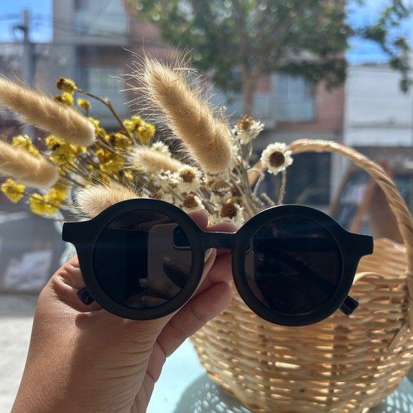 Producto - Gafas clásicas en color NEGRO