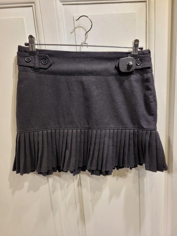 Producto - Falda GAP negra de lana tableada Talle S - PRECIO: 36X