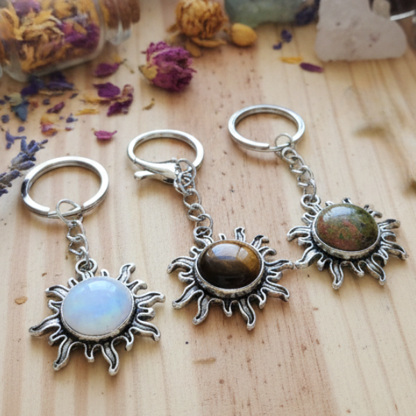 Producto - Llavero de piedra natural Amuleto Solar