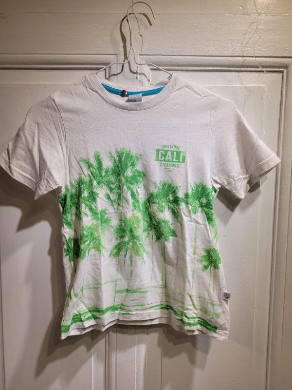 Producto - Remera CHEEKY blanca logo verde Talle 6 años - PRECIO: 12X