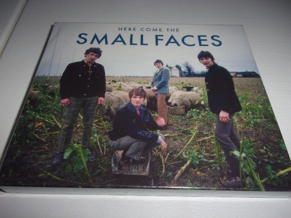 Producto - 2 CD SMALL FACES HERE COME THE NUEVO UK 31B