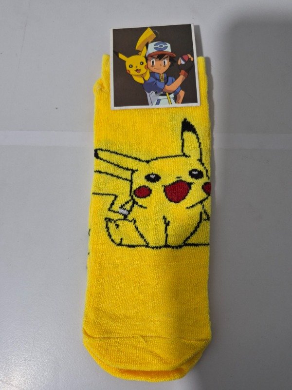 Producto - Medias soquete Pokemon Pikachu amarillas