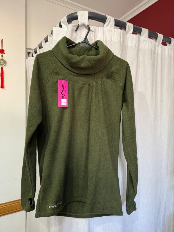 Producto - PPOLAR CON CUELLO VERDE MILITAR