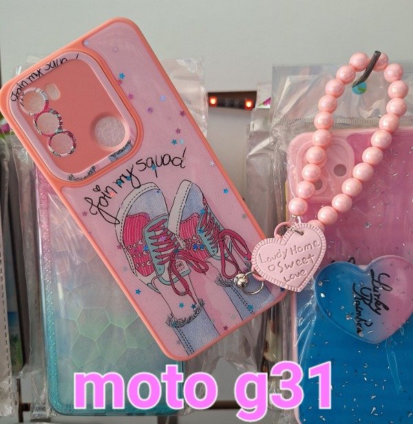 Producto - Fundas brillo y perlas. Moto g31