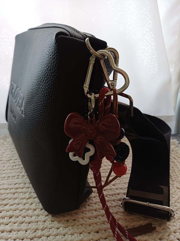 Producto - Bag charm burgundy
