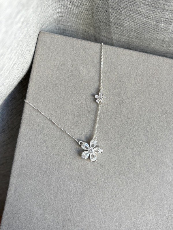 Producto - Collar Doble Flor Acero Blanco