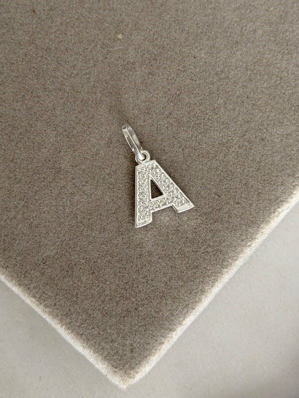 Producto - Dije letra A micropave