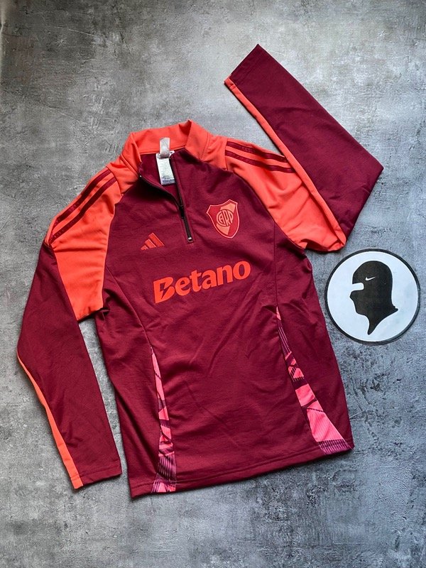 Producto - Buzo de river medío cierre entrenamiento 2025
