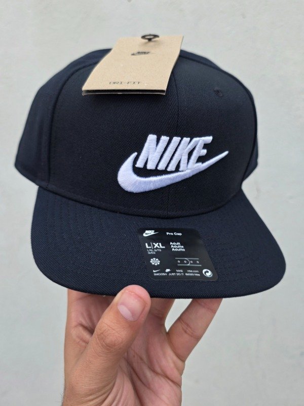 Nike pro dri-fit futura snapback