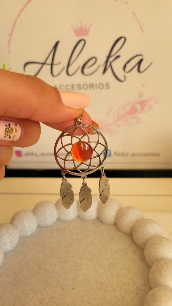 Producto - Dije atrapasueños con detalle de acero quirúrgico