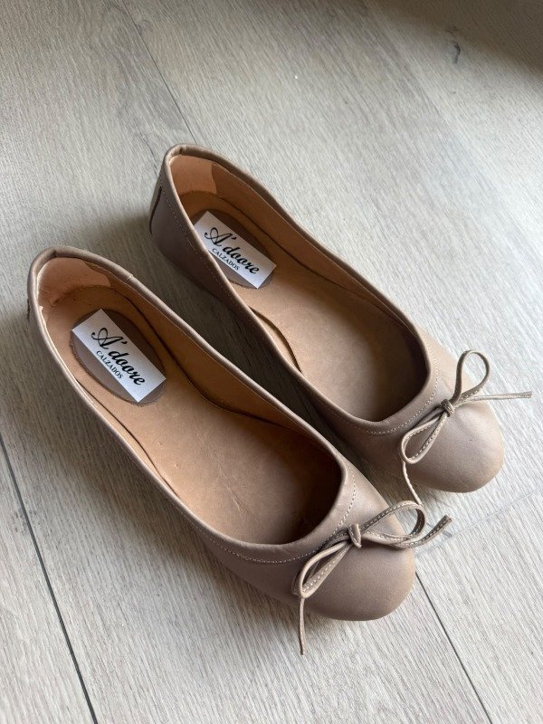 Producto - BALLERINA con moño cuero natural