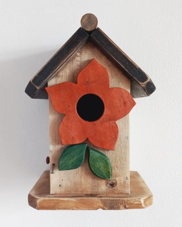 Producto - Casa para pájaros "flor de Alerce"
