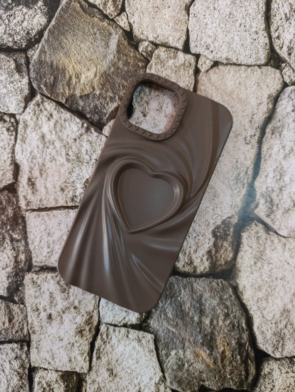 Producto - Funda tpu love iPhone 15 chocolate