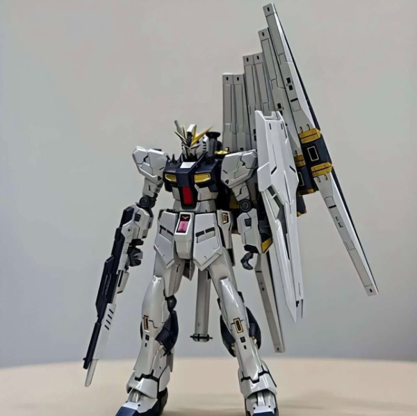 Producto - Figura tipo Model kit - RX-93 Nu Titanium Finish (RG32C) - Gundam - Escala 1/144